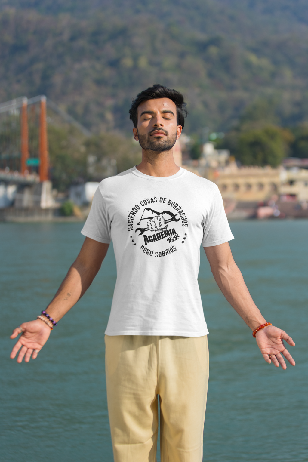 Camiseta - HACIENDO COSAS DE BORRACHOS, PERO SOBRIOS
