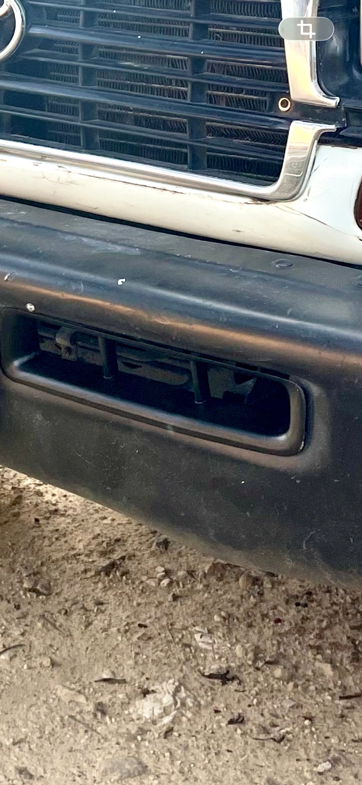 Rejilla / Inserto de Bómper Delantero – Toyota Land Cruiser FJZ80 (Burbuja / Autana)